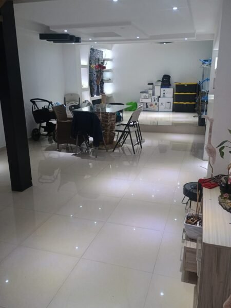 Espectacular Residencia de 3 Niveles con Roof Garden y Spa Privado