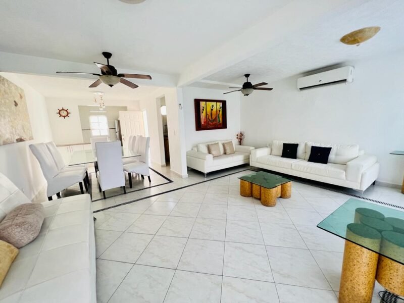 Exclusiva Casa de Playa con Alberca Privada y Confort Total en el Corazón de Barra Vieja.