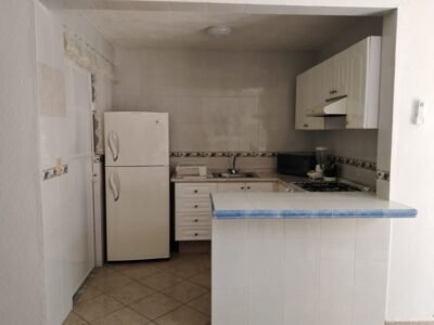 Moderno Departamento con Alberca y Aire Acondicionado en el Corazón de Barra Vieja.