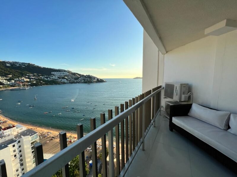 Exclusiva Suite con Vista a la Bahía y Alberca a Pasos de la Playa en Costa Azul.