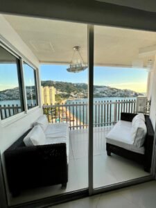 Exclusiva Suite con Vista a la Bahía y Alberca a Pasos de la Playa en Costa Azul.