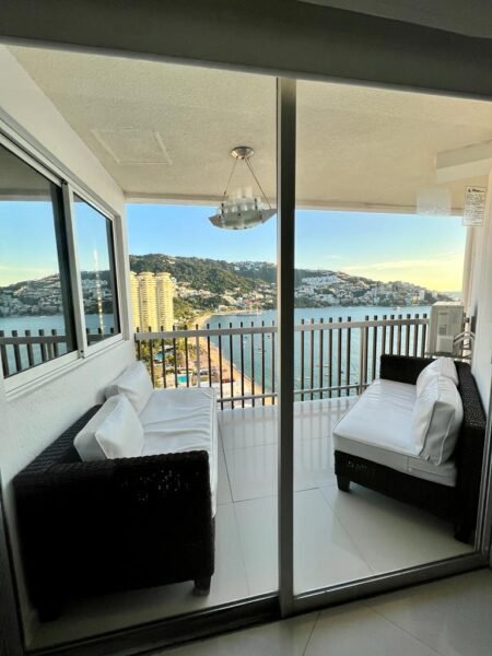 Exclusiva Suite con Vista a la Bahía y Alberca a Pasos de la Playa en Costa Azul.