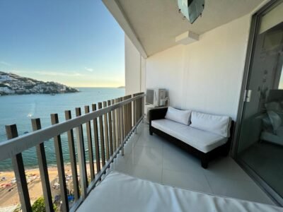 Exclusiva Suite con Vista a la Bahía y Alberca a Pasos de la Playa en Costa Azul.