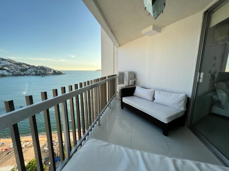 Exclusiva Suite con Vista a la Bahía y Alberca a Pasos de la Playa en Costa Azul.