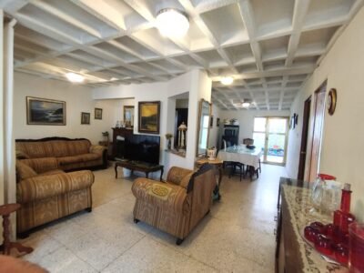 ¡Increíble Oportunidad! Amplia Casa de 5 Recámaras en 1 Solo Nivel en San Juan de Aragón 6ta Secc.