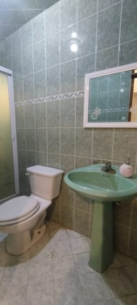 ¡Increíble Oportunidad! Amplia Casa de 5 Recámaras en 1 Solo Nivel en San Juan de Aragón 6ta Secc.